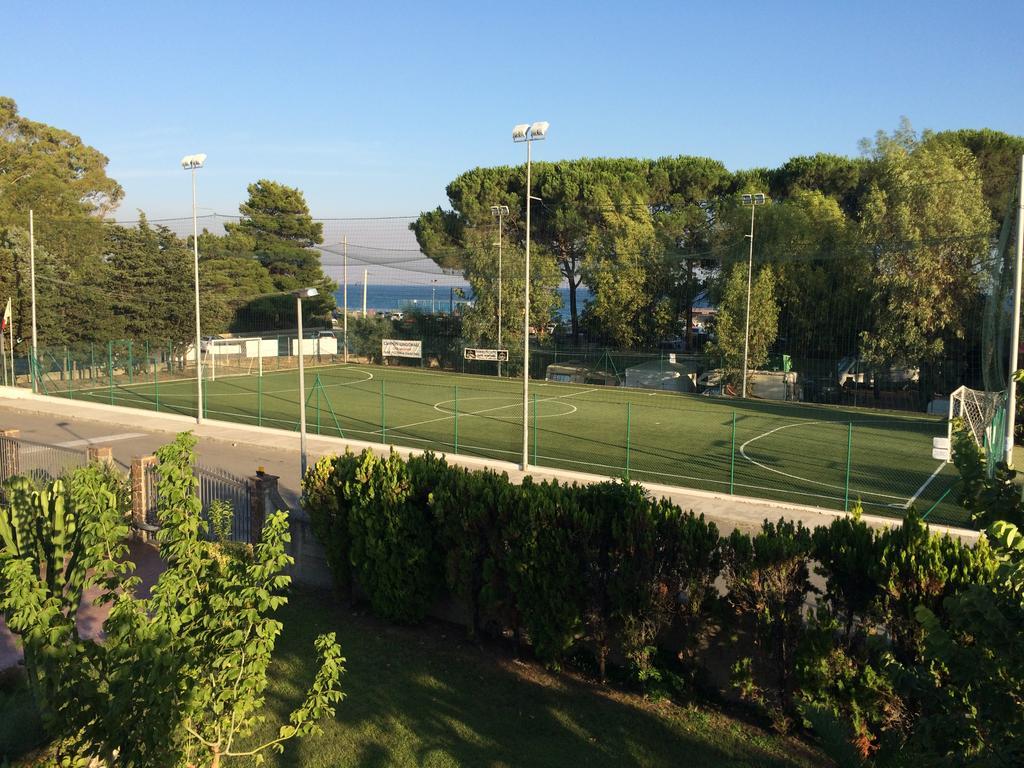 Villaggio Camping Lungomare Cropani Extérieur photo